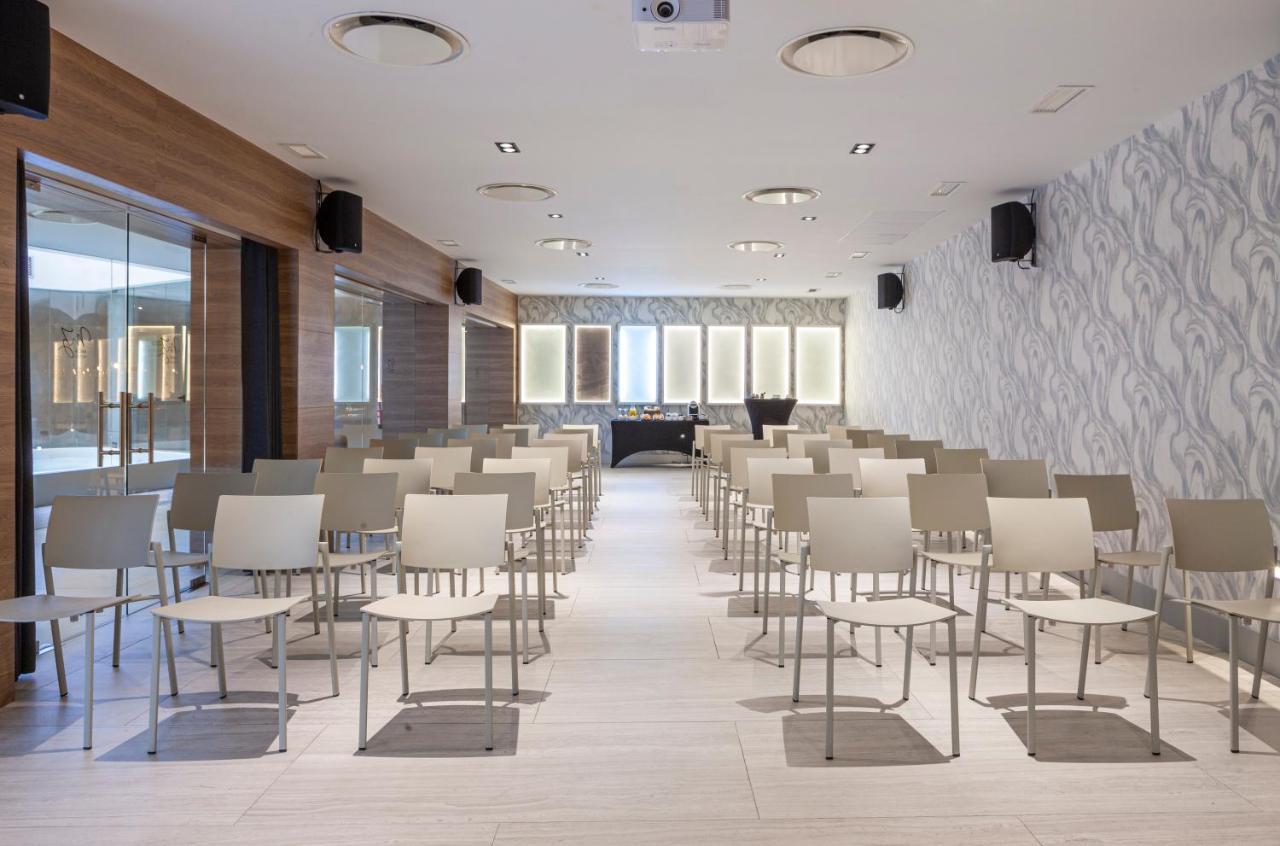 Hotel Macia Sevilla Kubb Экстерьер фото